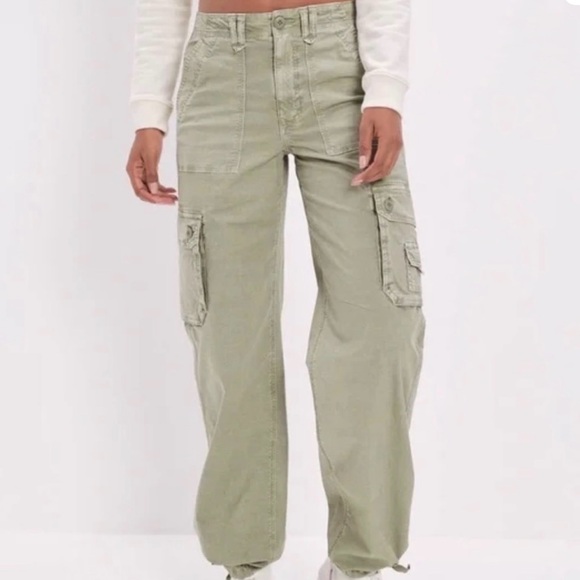 AE Green Straight Leg Cargo Pants - Picture 1 of 5